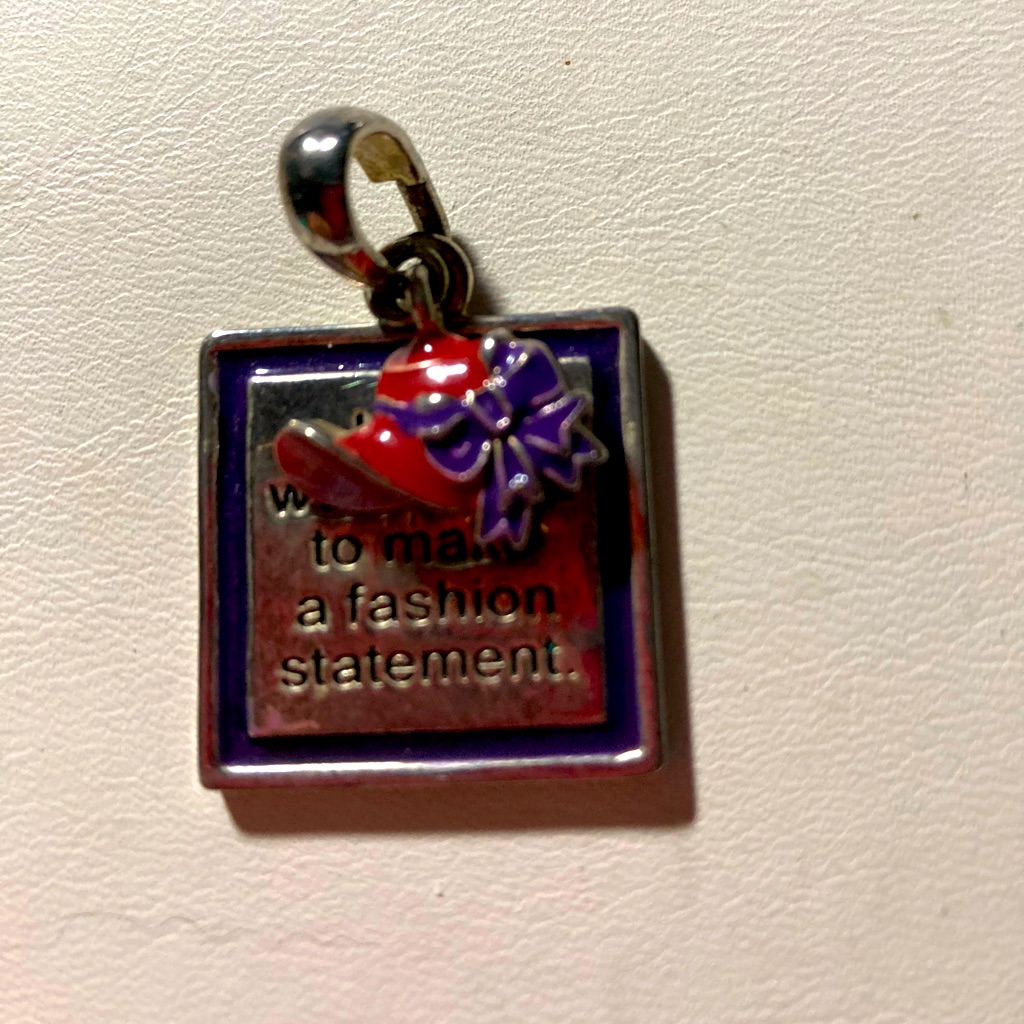 Red Hat Pendant 282